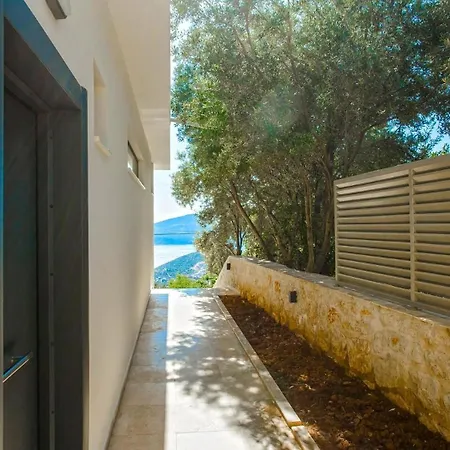 Apartment Seaview Luxury - Private Indoor Pool And Jakuzzi