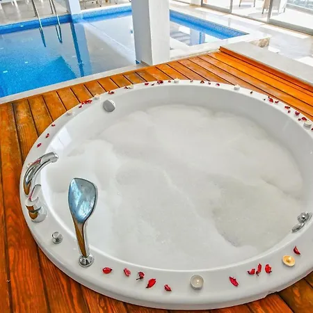 Seaview Luxury - Private Indoor Pool And Jakuzzi *