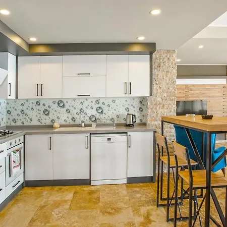 Apartment Seaview Luxury - Private Indoor Pool And Jakuzzi *