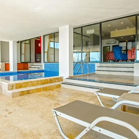 Seaview Luxury - Private Indoor Pool And Jakuzzi Apartment *