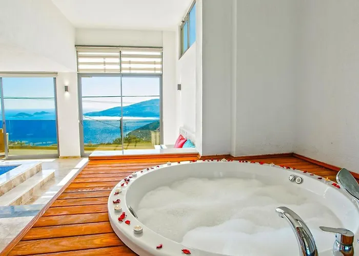 Seaview Luxury - Private Indoor Pool And Jakuzzi
