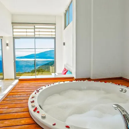 Seaview Luxury - Private Indoor Pool And Jakuzzi